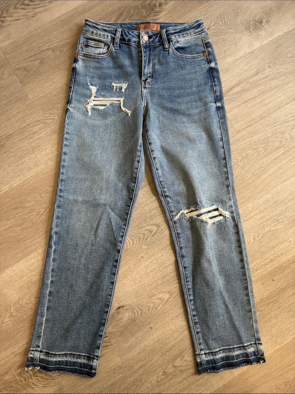 NWOT Judy Blue Medium Wash Distressed Boyfriend Jeans